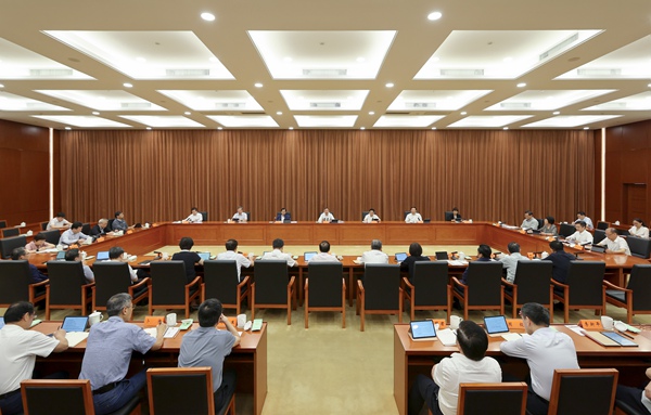 省人大常委會召開黨組擴大會議暨第四十七次主任會議